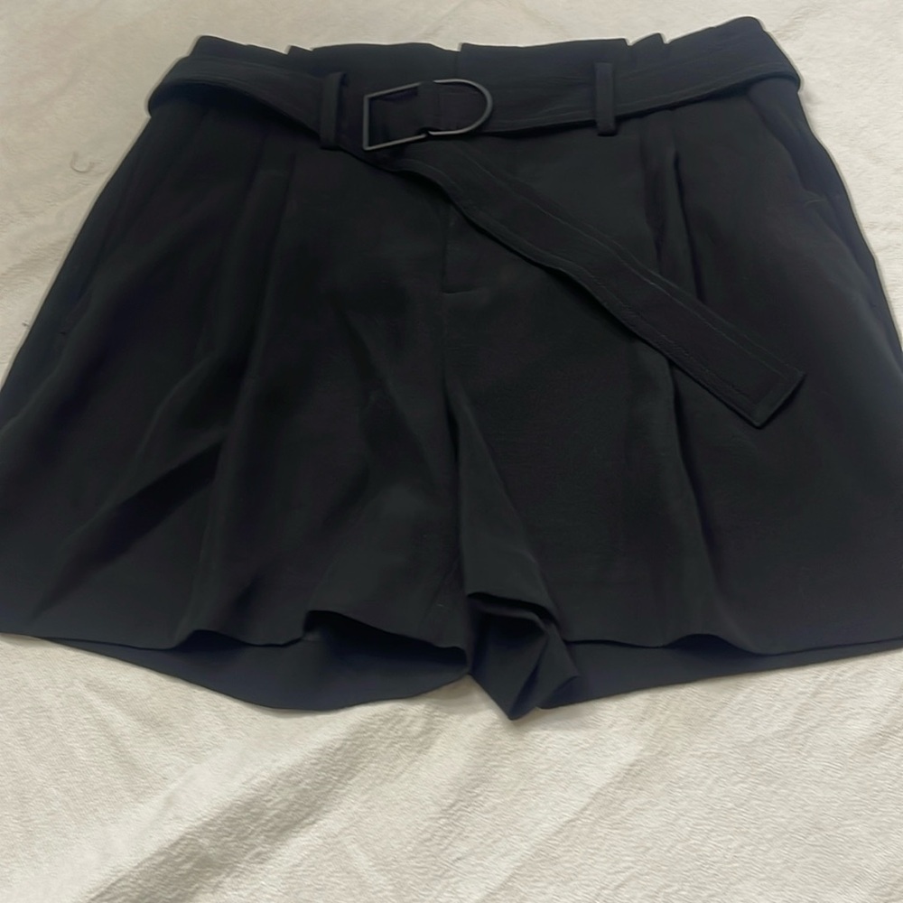 Designer belted shorts pleated dressy size 4 black polyester  $195 now $24